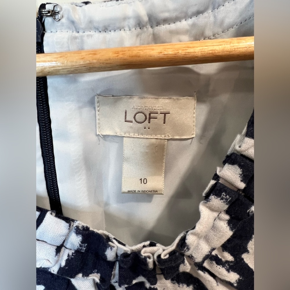 Loft Women’s blue and white shift dress sleeveless - Picture 2 of 7